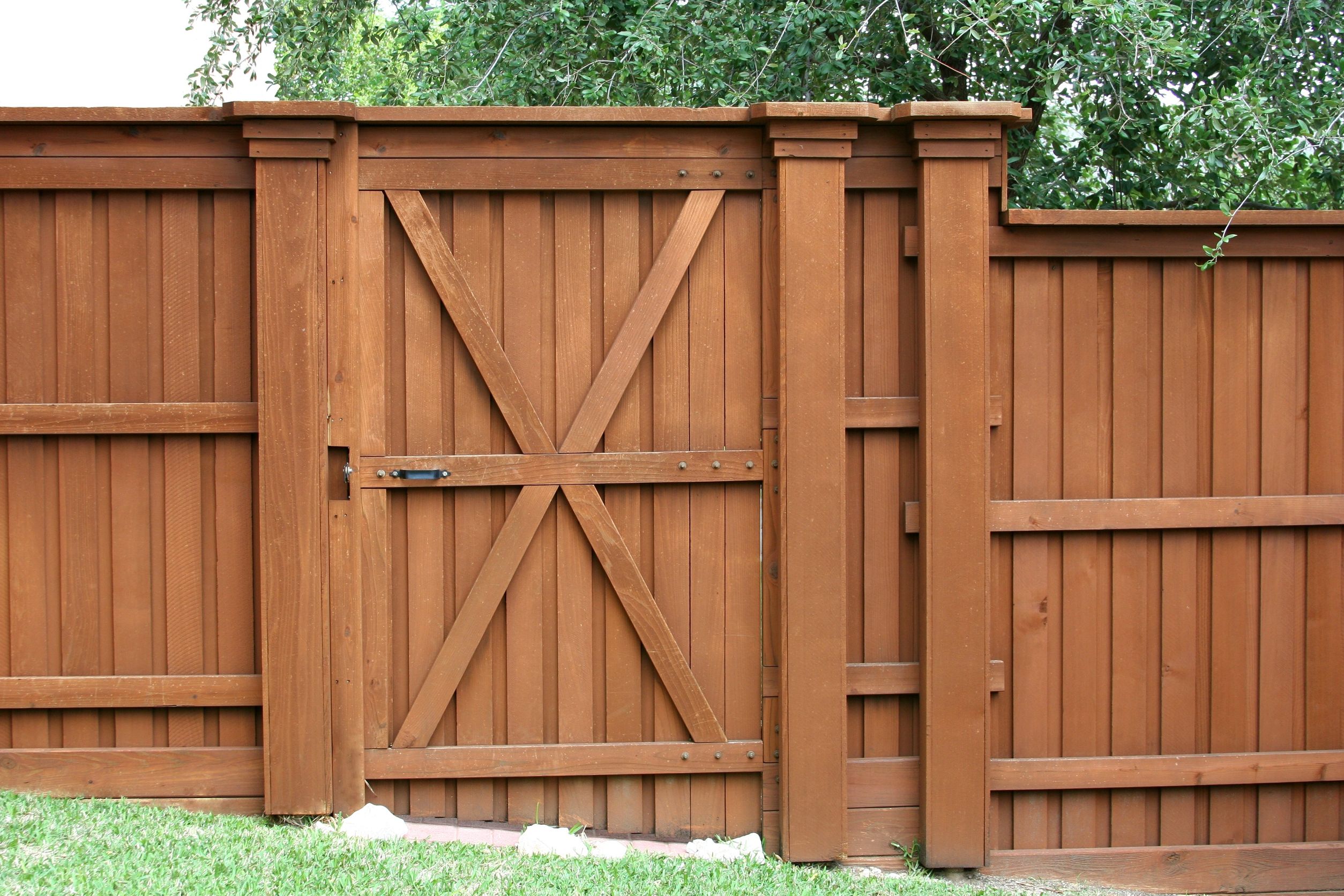 3 Questions You Should Ask Before Buying From a Fence Contractor